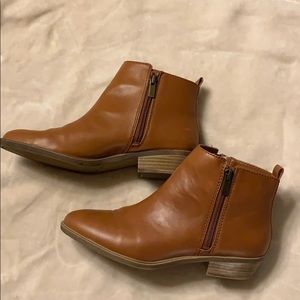 Zipper ankle booties